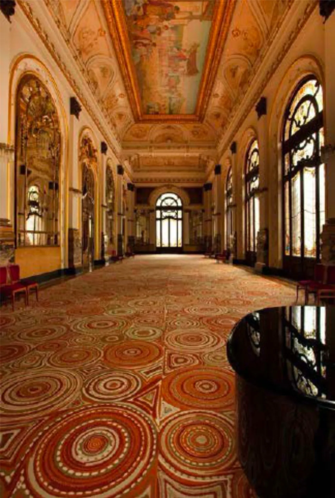 Tapete Bellouchi dos Campana Brothers no Theatro Municipal de São Paulo